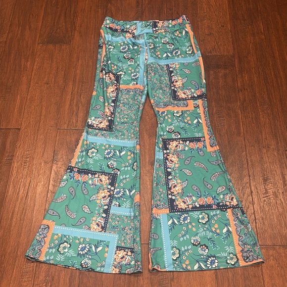 NWT! Large Floral Patchwork Flare Pants - Picture 11 of 11